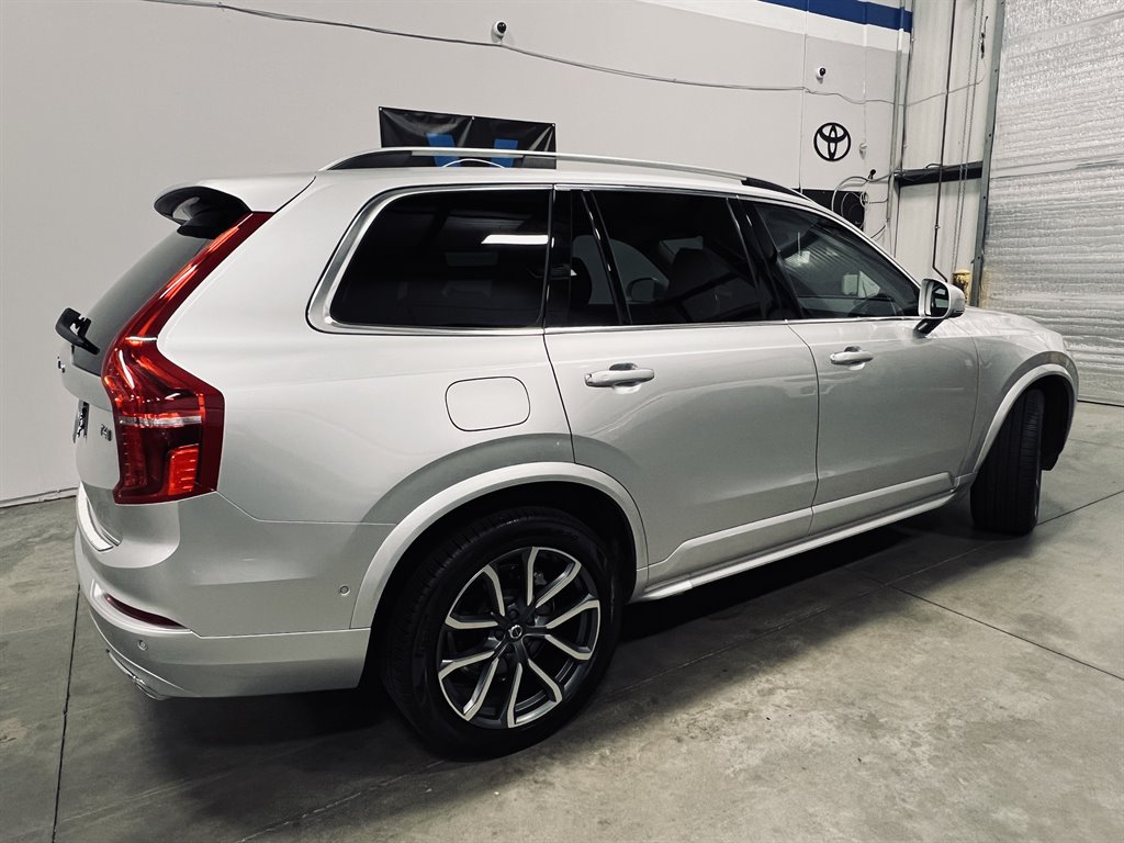 2019 Volvo XC90 T6 - Momentum photo