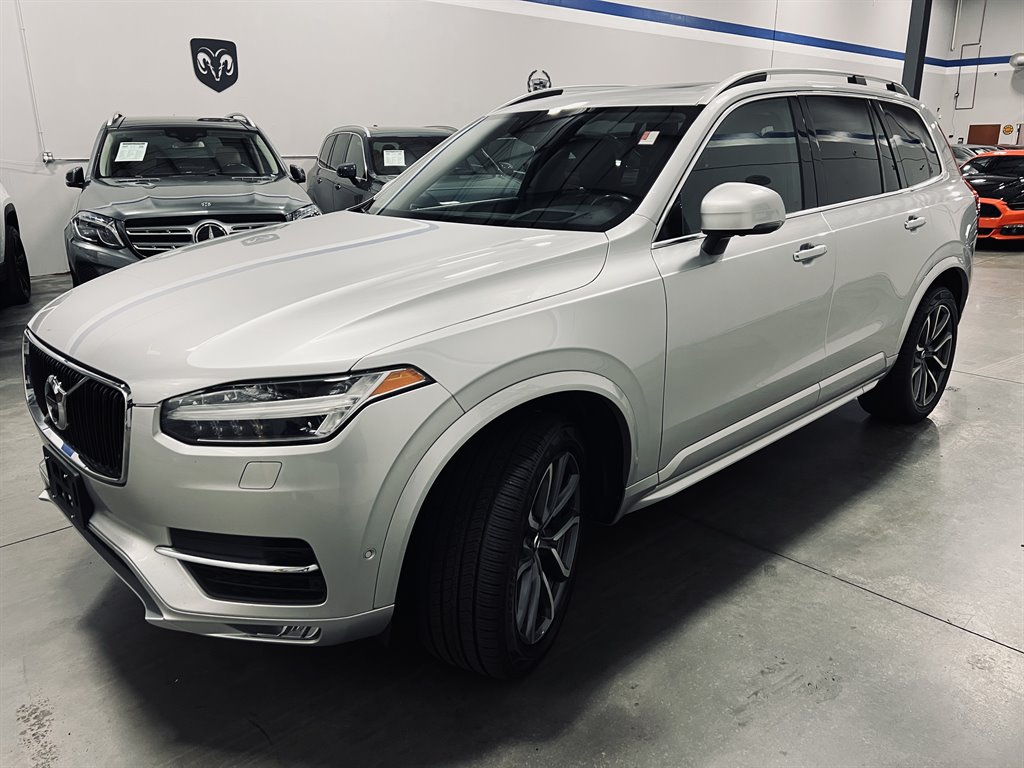 2019 Volvo XC90 T6 - Momentum photo