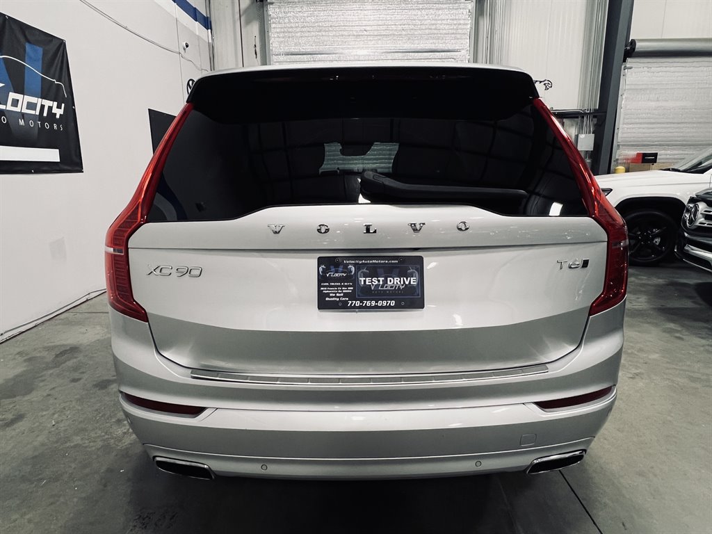 2019 Volvo XC90 T6 - Momentum photo