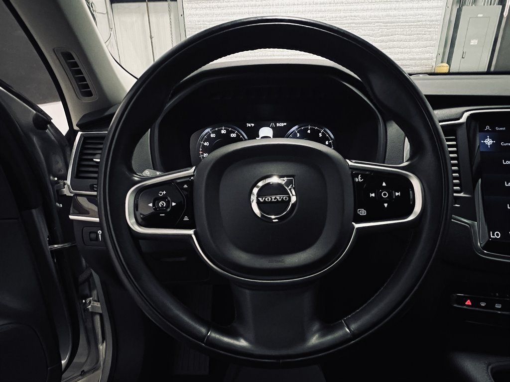 2019 Volvo XC90 T6 - Momentum photo
