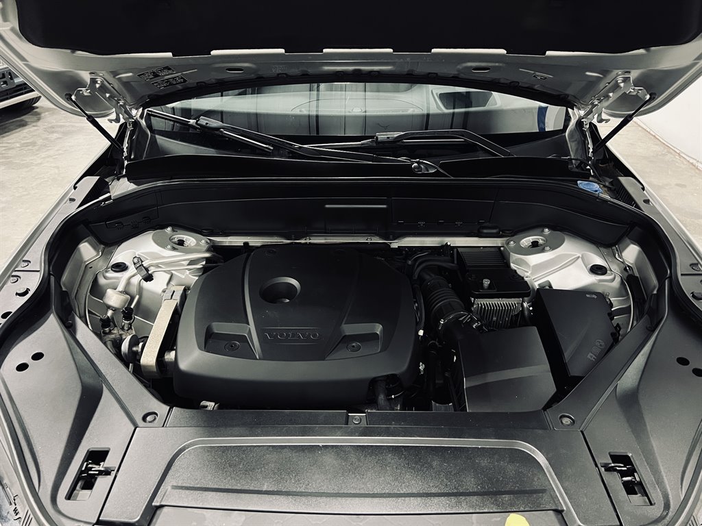 2019 Volvo XC90 T6 - Momentum photo