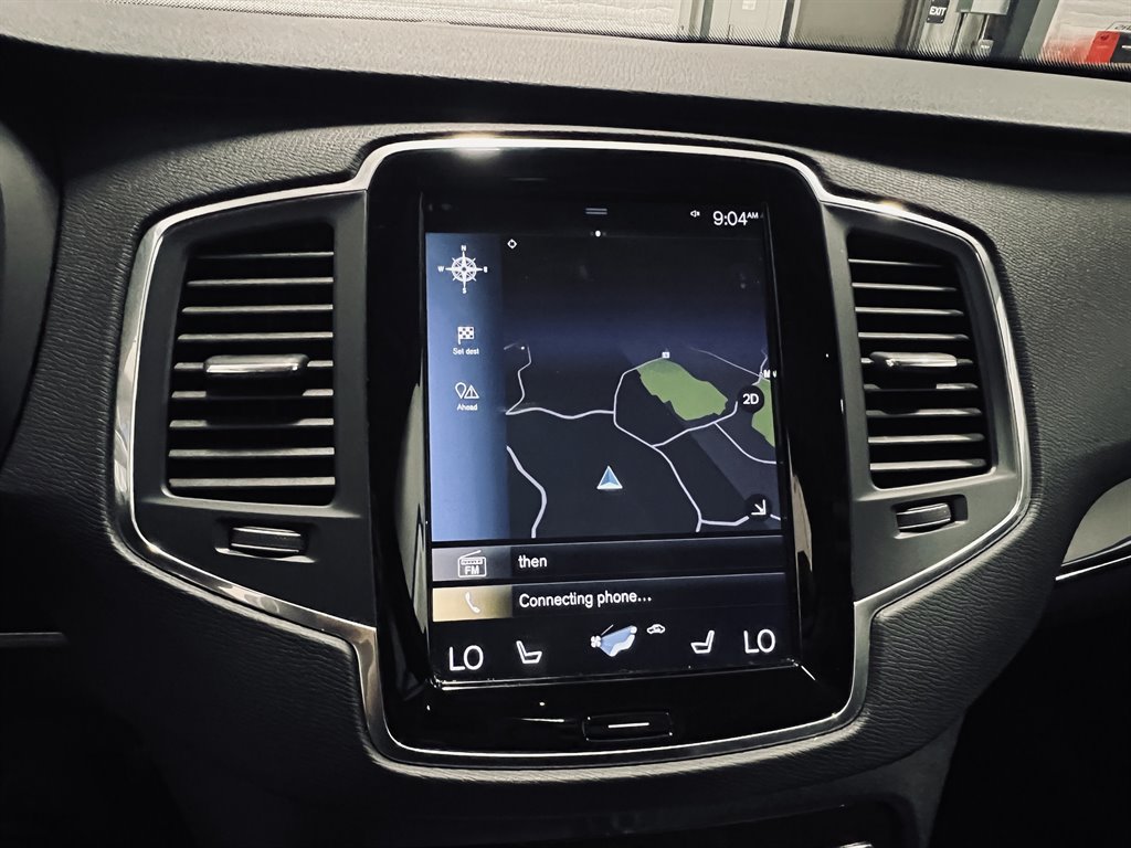 2019 Volvo XC90 T6 - Momentum photo