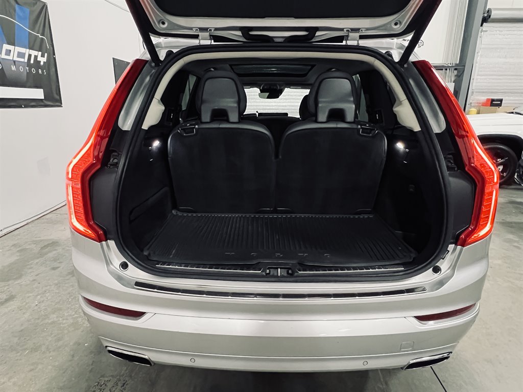 2019 Volvo XC90 T6 - Momentum photo