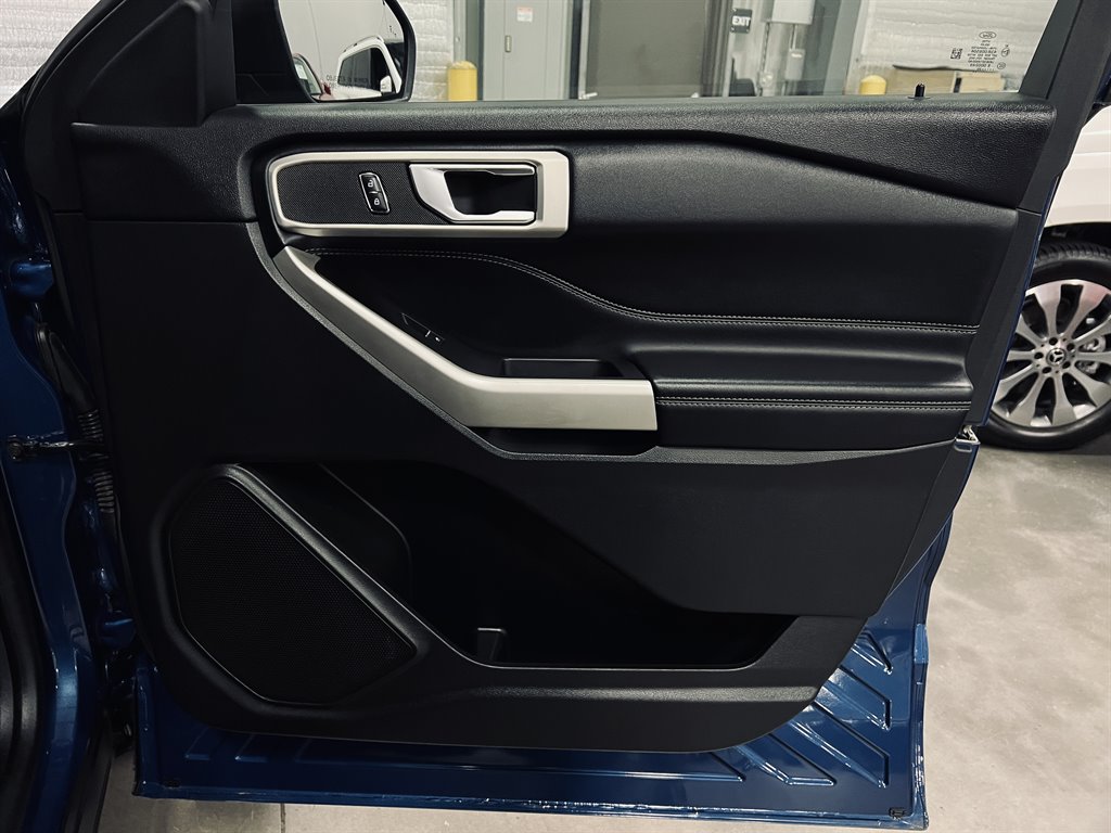 2020 Ford Explorer - $18,500