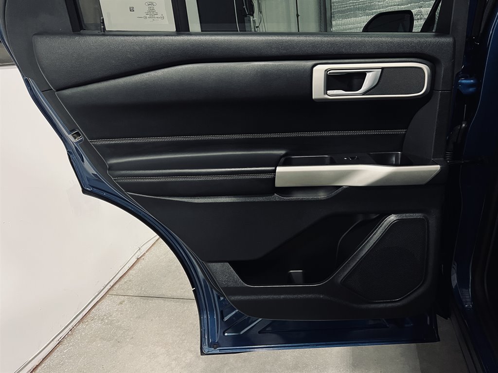 2020 Ford Explorer - $18,500