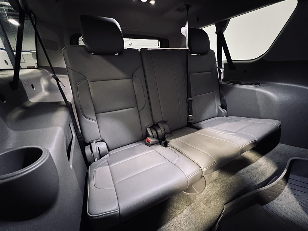 2018 Chevrolet Suburban - $17,800
