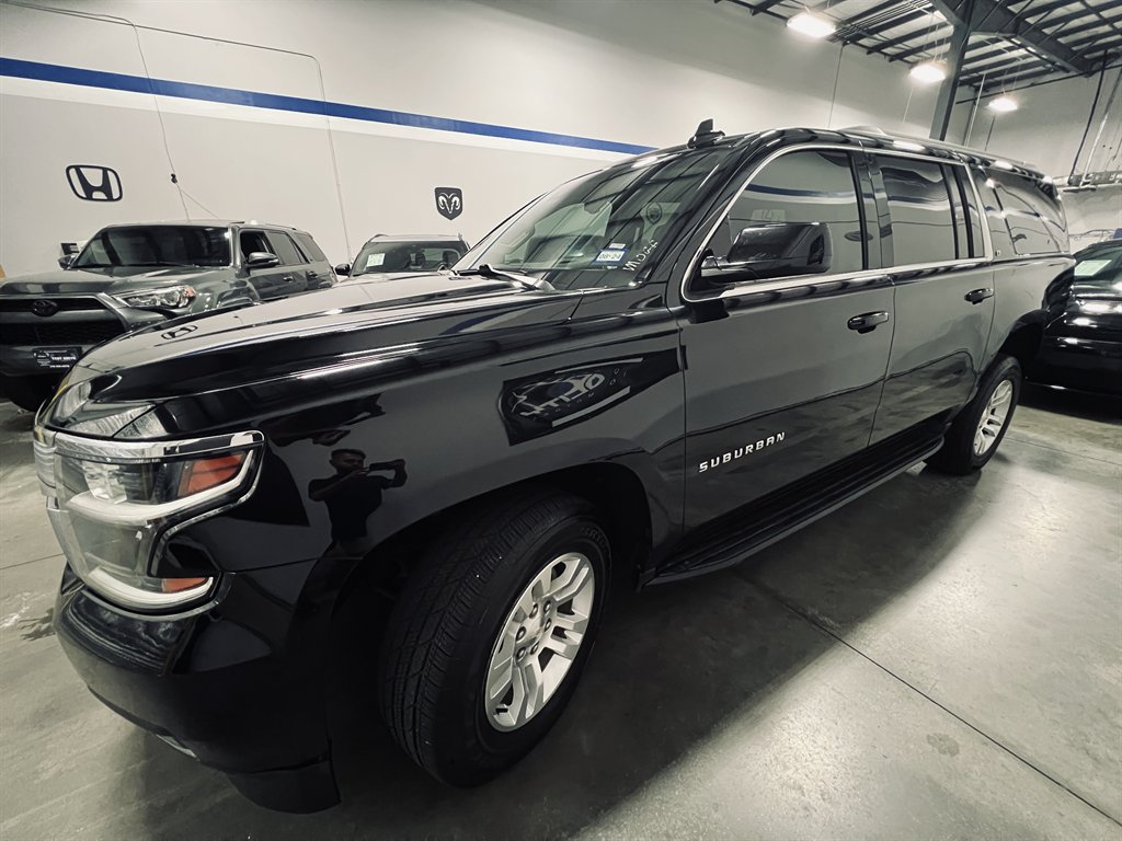 2018 Chevrolet Suburban - $17,800