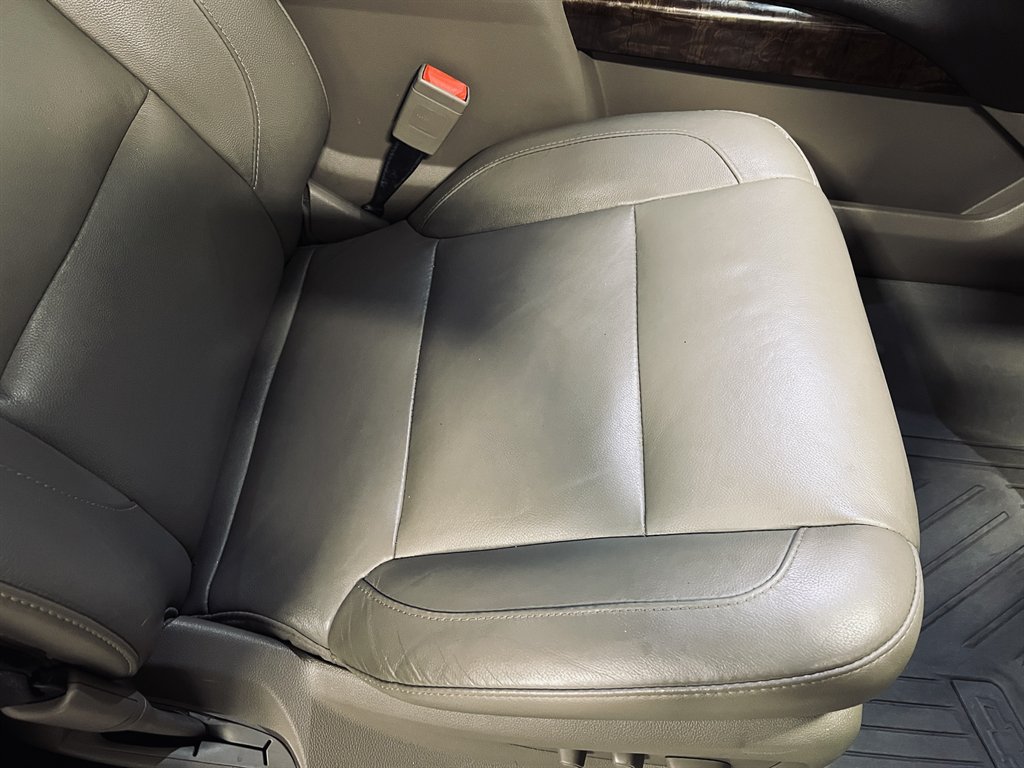 2018 Chevrolet Suburban - $17,800
