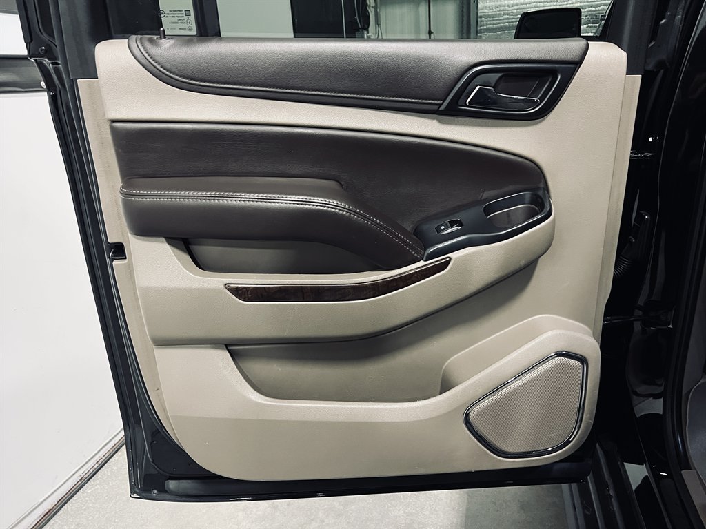 2018 Chevrolet Suburban - $17,800