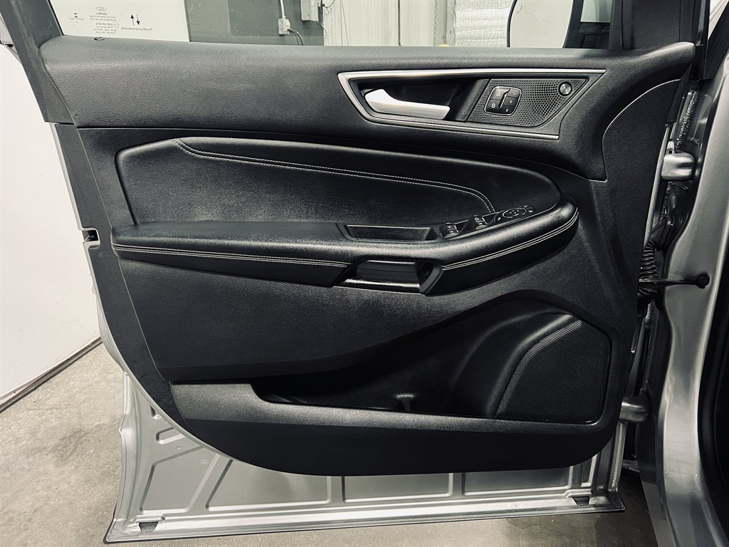 2022 Ford Edge - $15,850