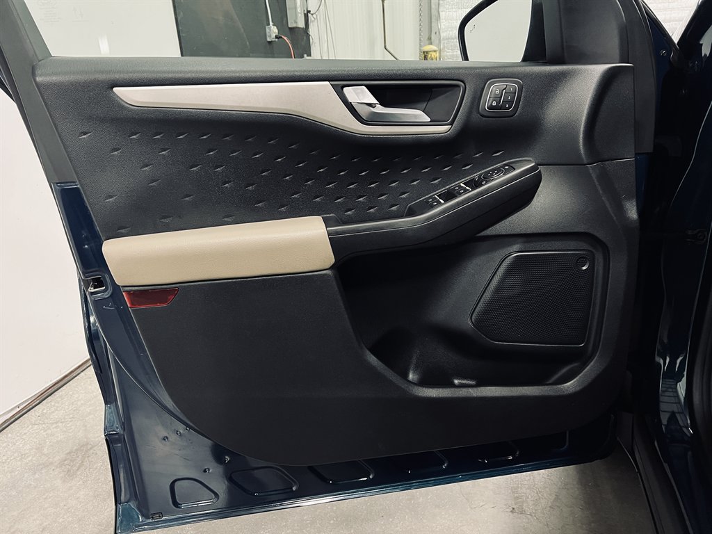 2020 Ford Escape - $16,200