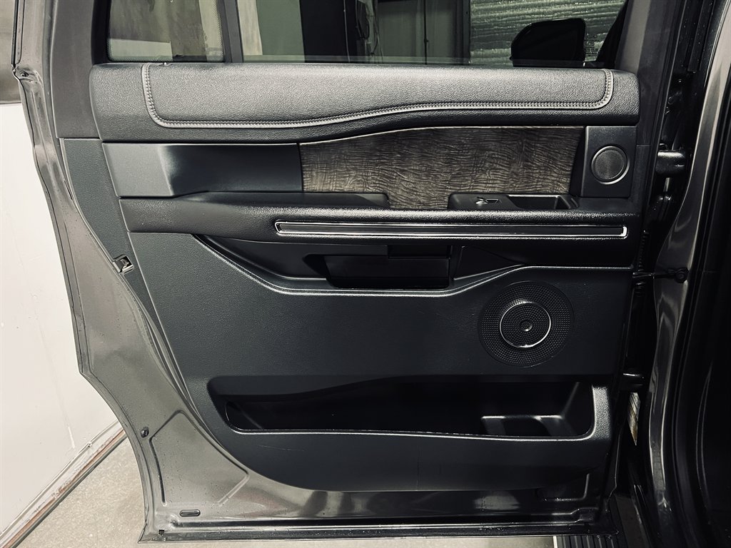 2020 Ford Expedition - $19,800