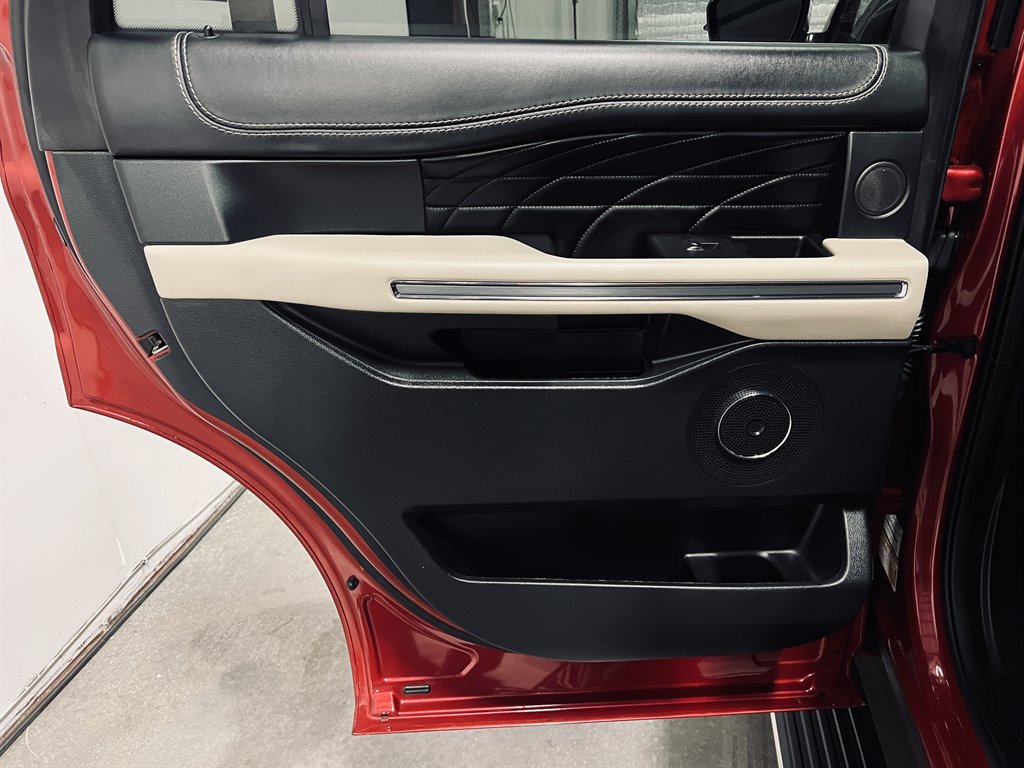 2020 Ford Expedition - $29,800