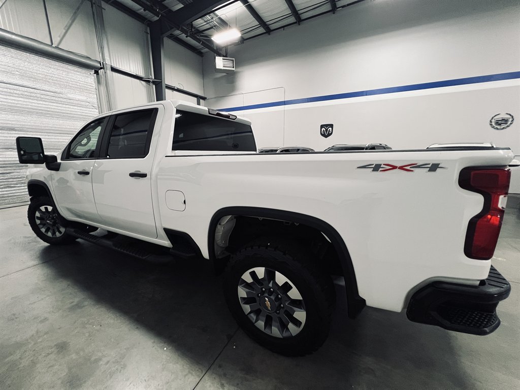 2022 Chevrolet Silverado Hd - $31,899