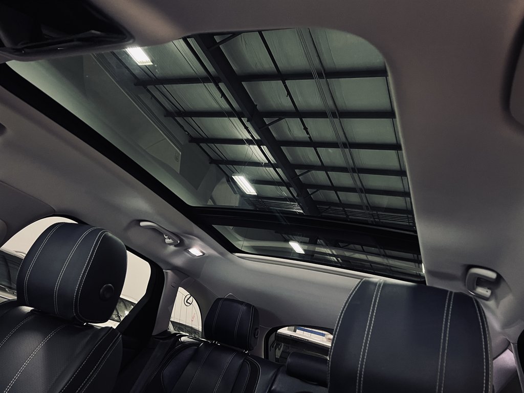 2020 Land Rover Range Rover Velar - $18,500