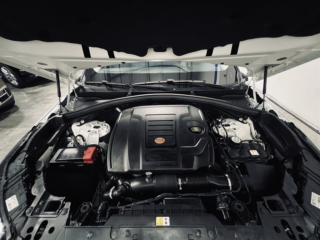 2020 Land Rover Range Rover Velar - $18,500