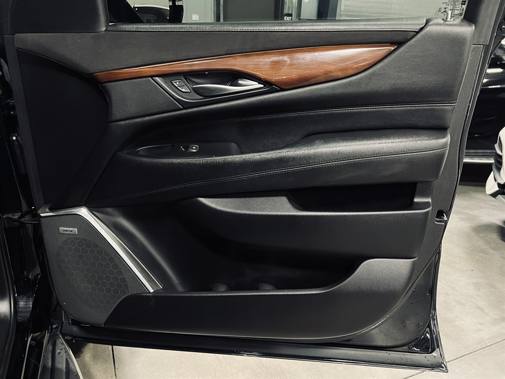 2018 Cadillac Escalade - $28,800