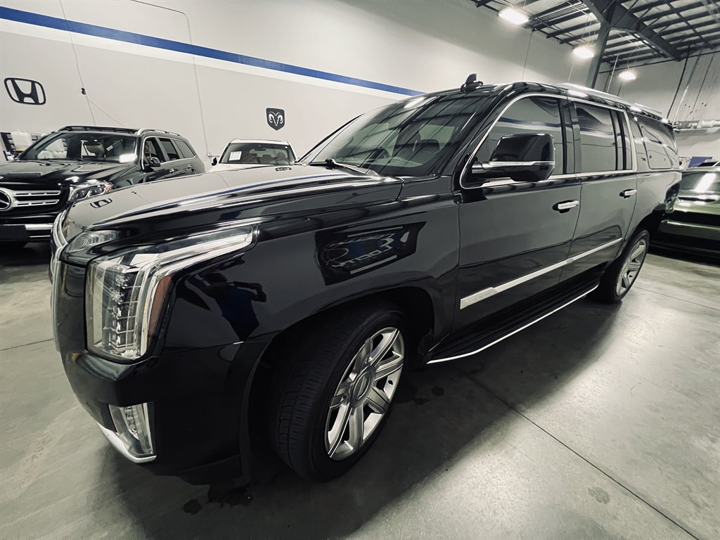 2018 Cadillac Escalade - $28,800