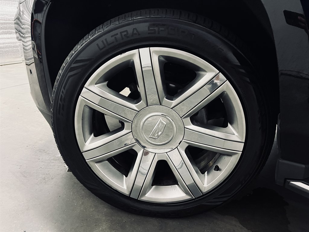 2018 Cadillac Escalade - $28,800