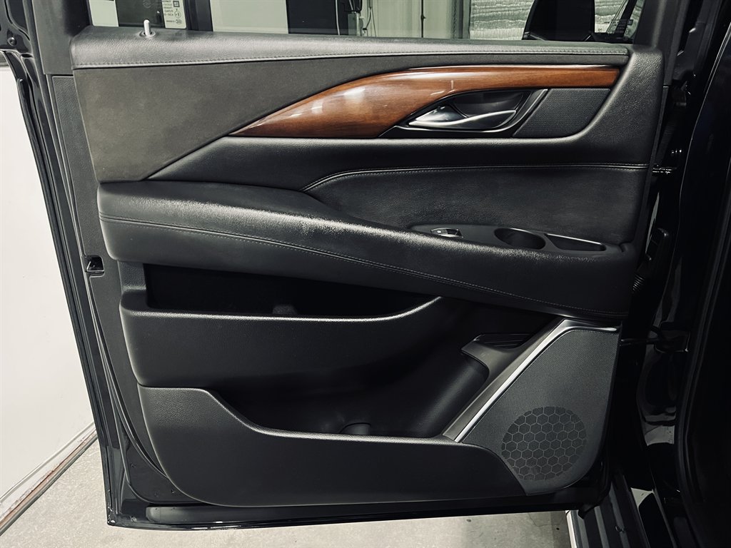2018 Cadillac Escalade - $28,800