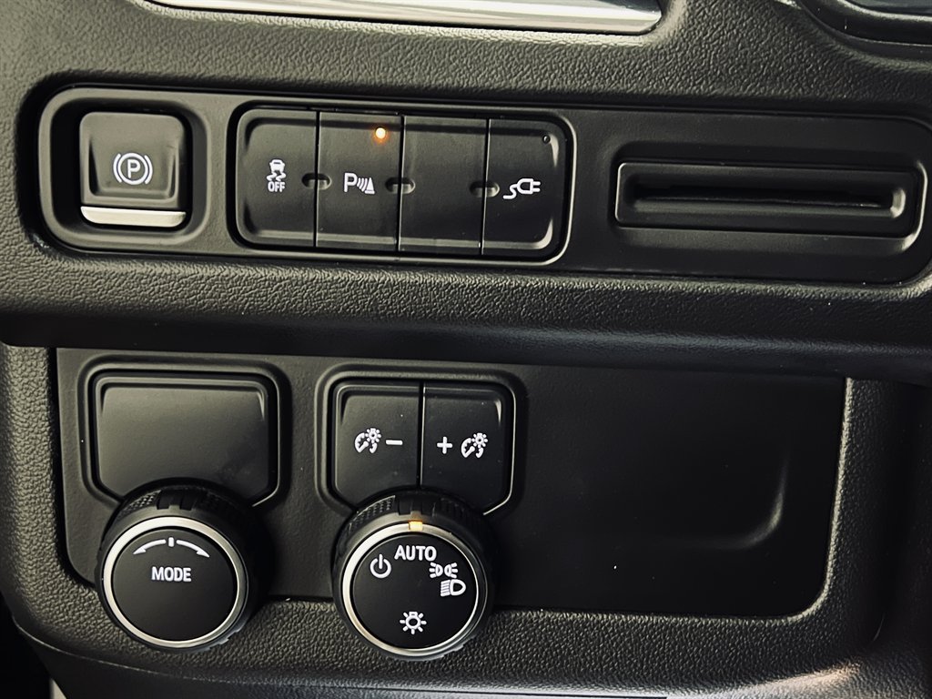 2021 Chevrolet Suburban - $30,850