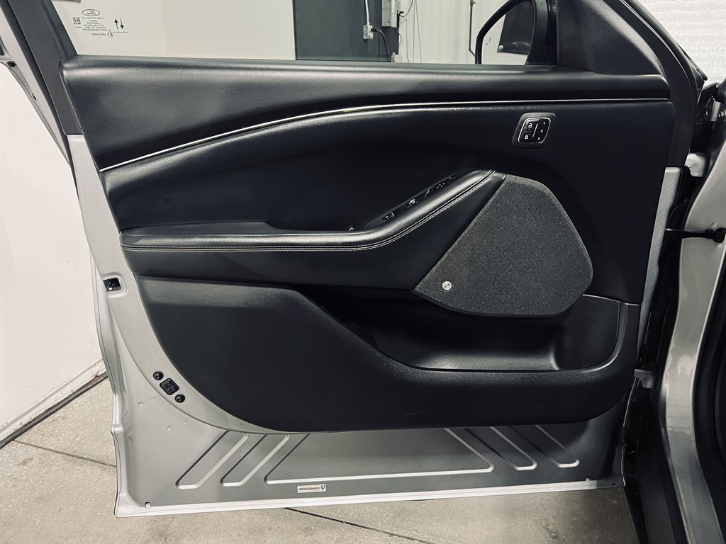 2021 Ford Mustang - $22,700