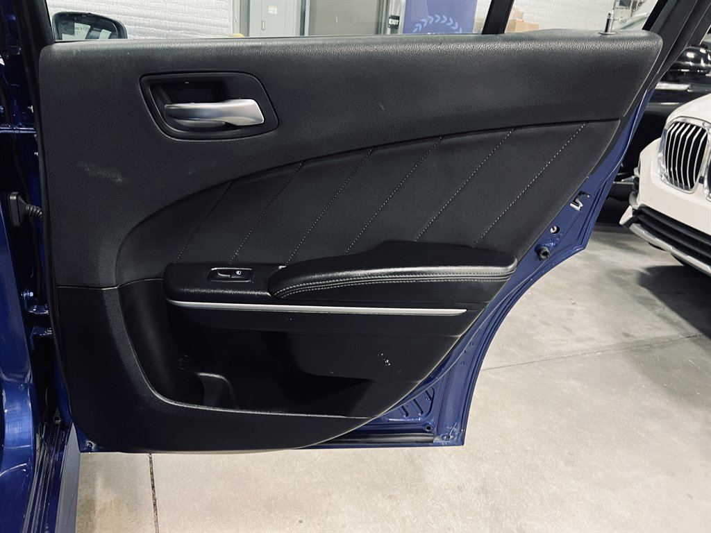2019 Dodge Charger - $24,300