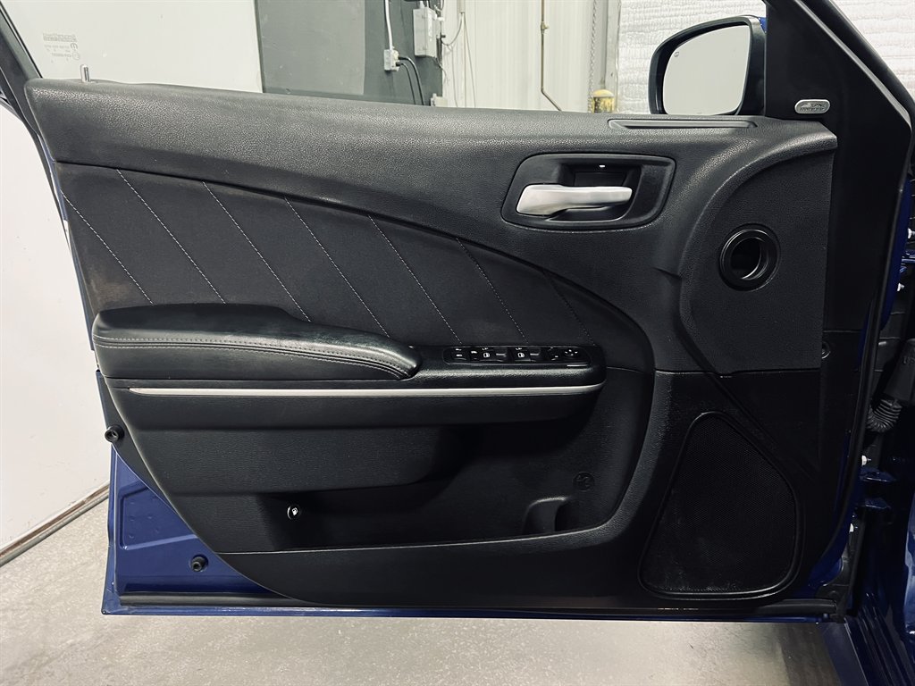 2019 Dodge Charger - $24,300