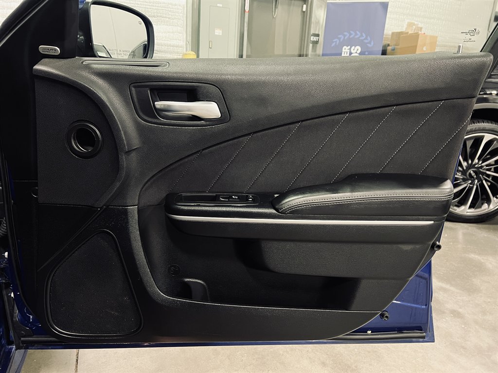 2019 Dodge Charger - $24,300