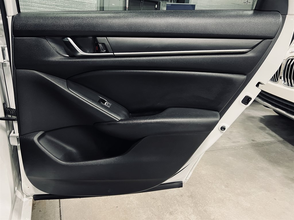 2019 Honda Accord - $17,999