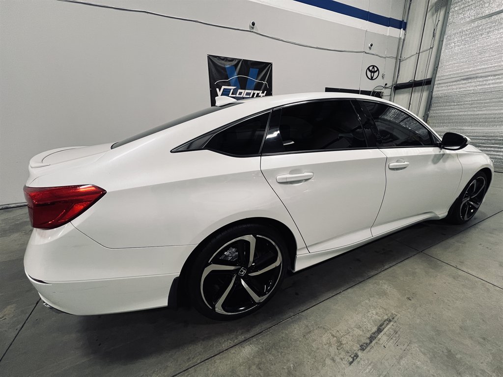 2019 Honda Accord - $17,999