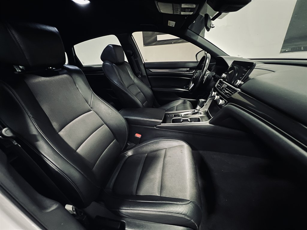 2019 Honda Accord - $17,999