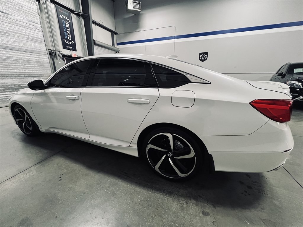 2019 Honda Accord - $17,999