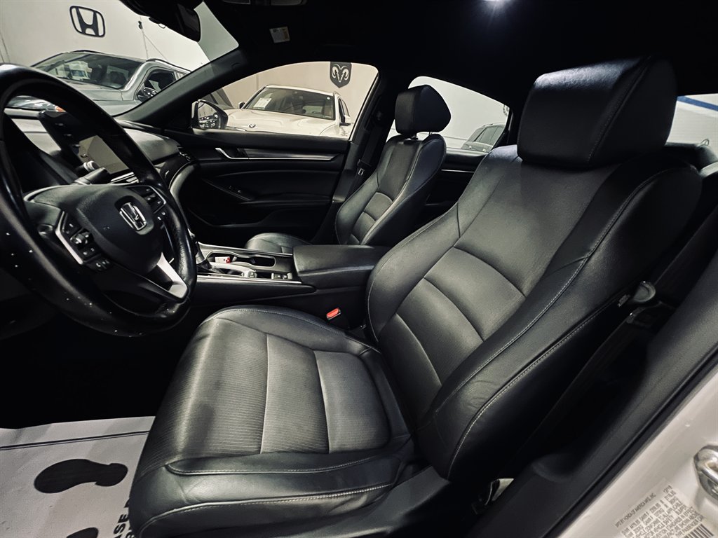 2019 Honda Accord - $17,999