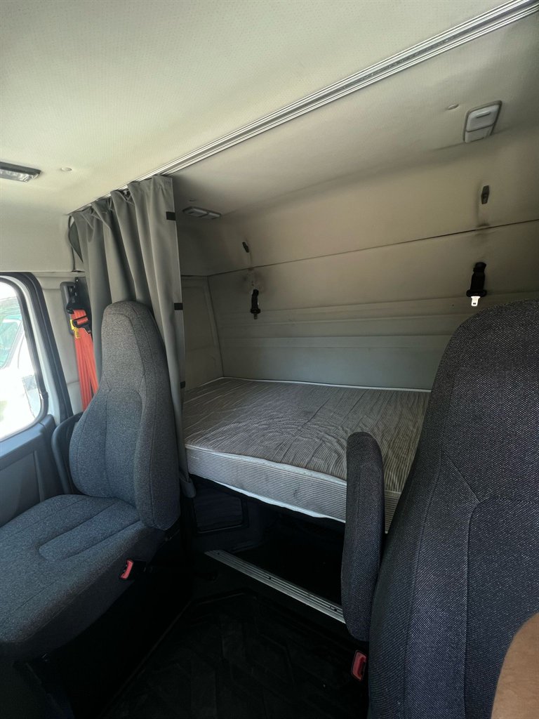 2019 Volvo VNL - $49,999