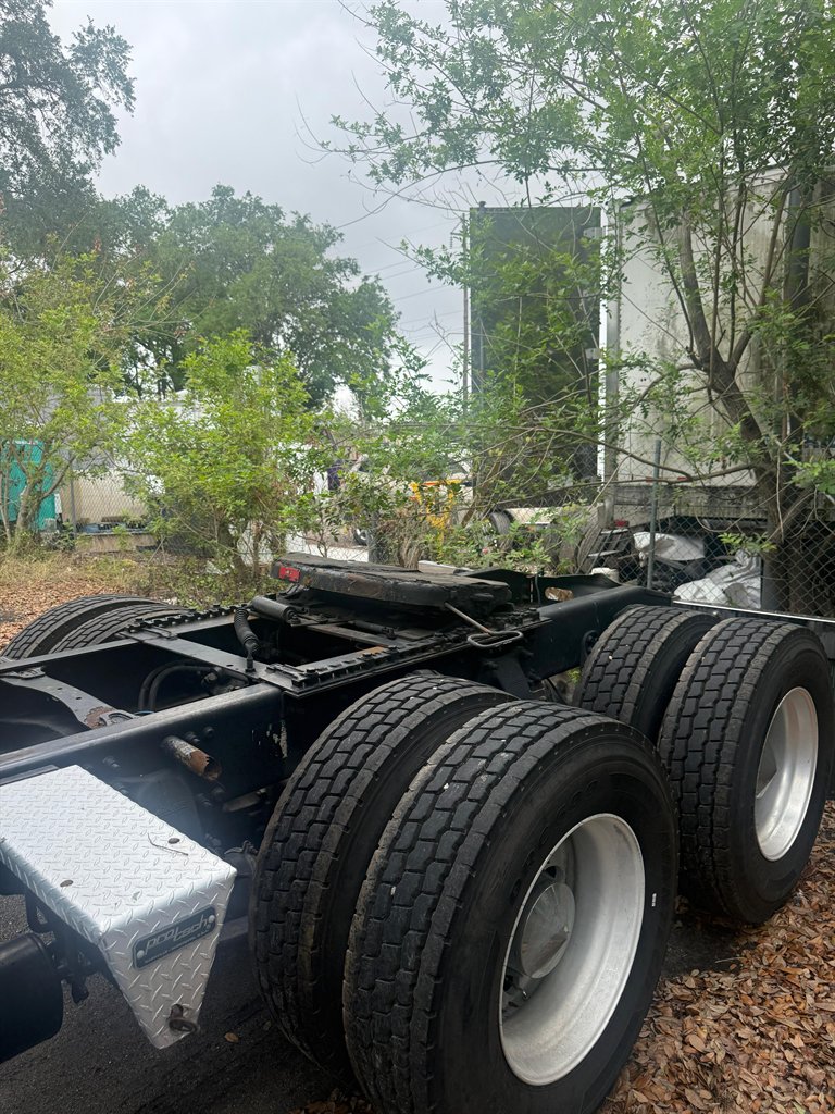 2013 Freightliner Cascadia - $35,000