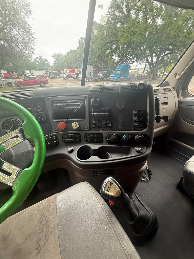 2013 Freightliner Cascadia - $35,000