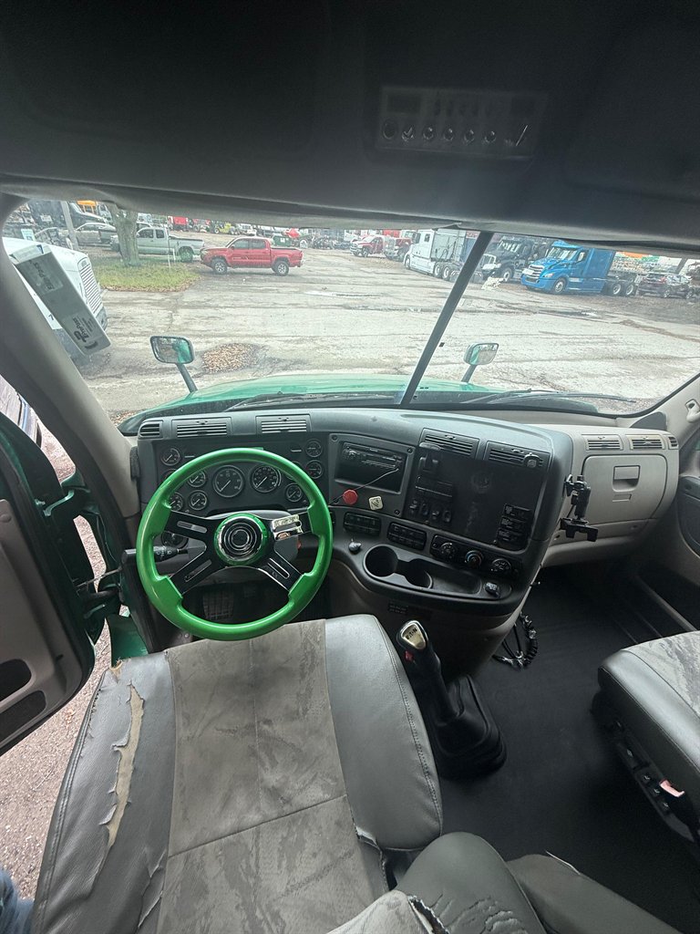 2013 Freightliner Cascadia - $35,000