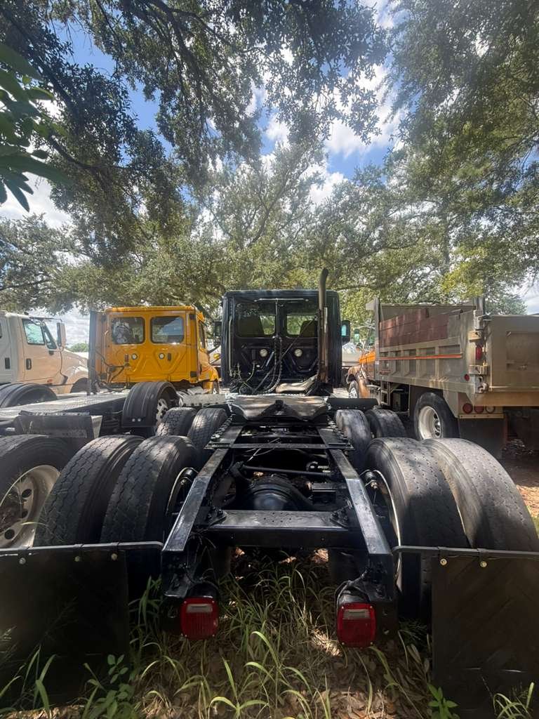 2019 Freightliner Cascadia - $32,500