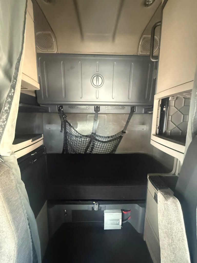 2017 Freightliner Cascadia - $14,000