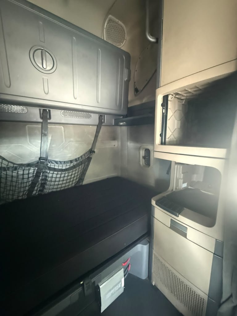 2017 Freightliner Cascadia - $14,000