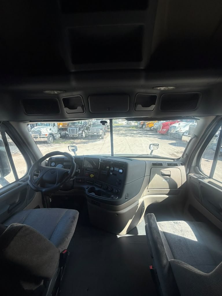2017 Freightliner Cascadia - $14,000