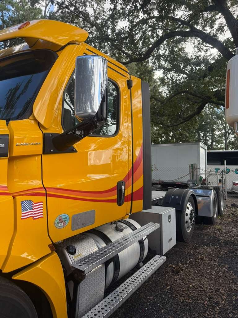 2021 Freightliner Cascadia