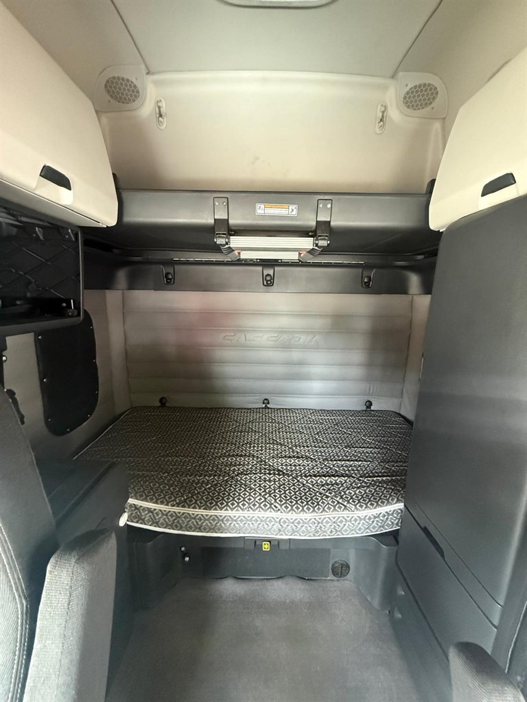 2020 Freightliner Cascadia