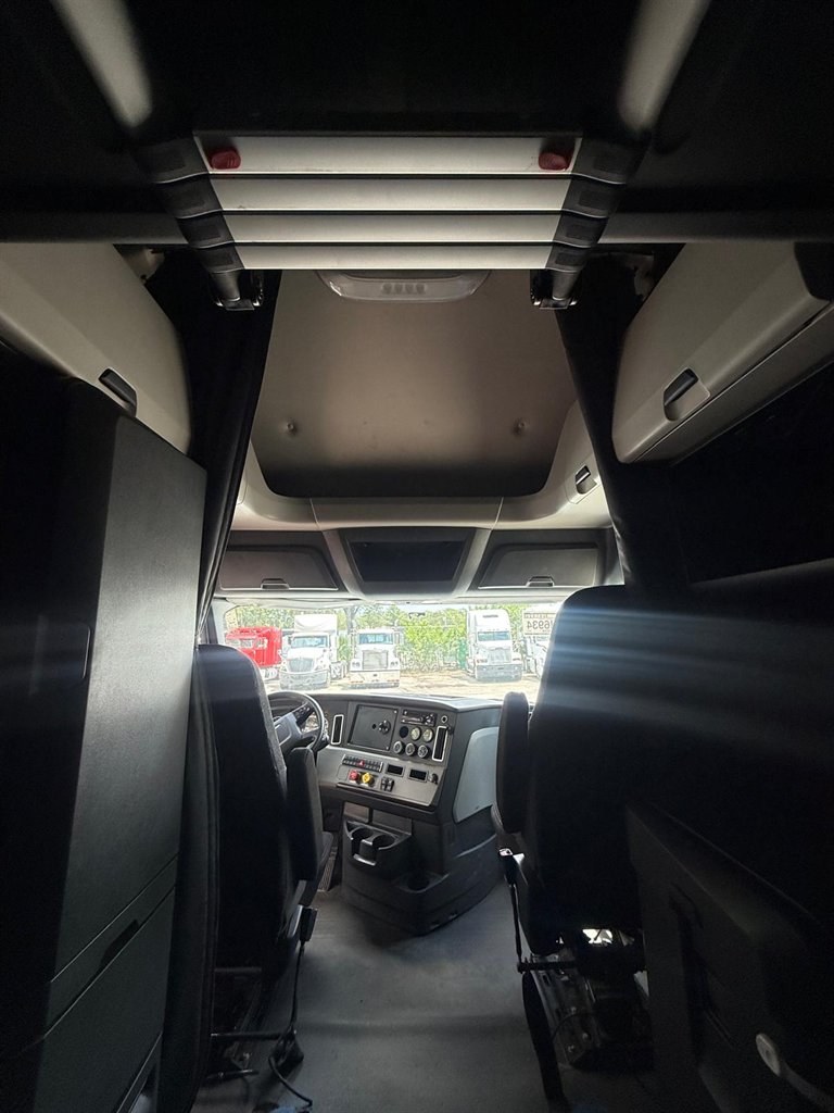 2020 Freightliner Cascadia