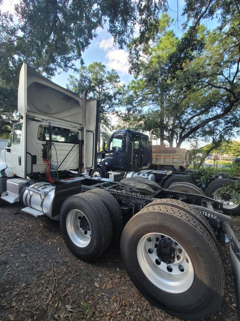 2016 International Lf687 - $15,500