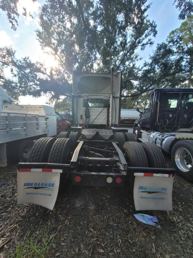 2016 International Lf687 - $15,500