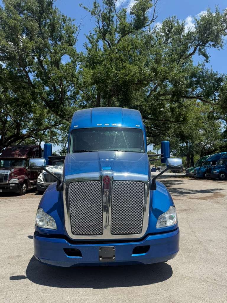 2020 Kenworth T680 - $47,000