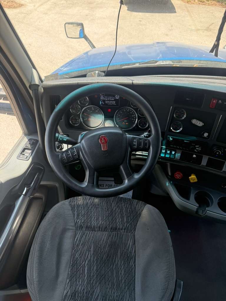 2020 Kenworth T680 - $47,000