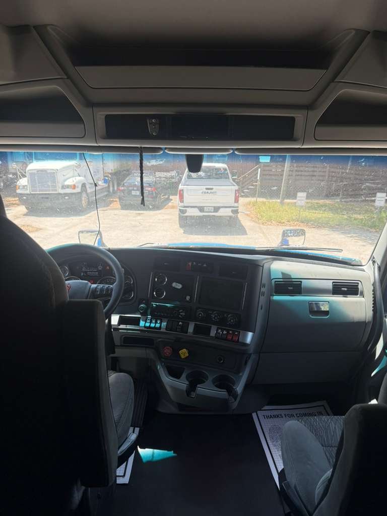 2020 Kenworth T680 - $47,000
